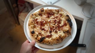 Hvit pizza med baconjam (kanskje verdens beste pizza?)