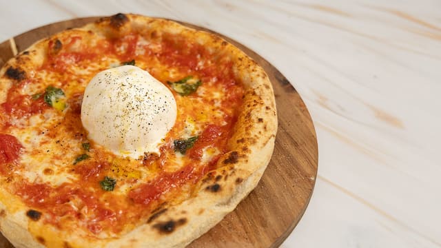 Oppskrift: Napolitansk pizza med Burrata