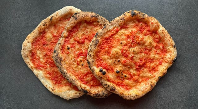 Fryse ned ferdig stekte pizzabunner